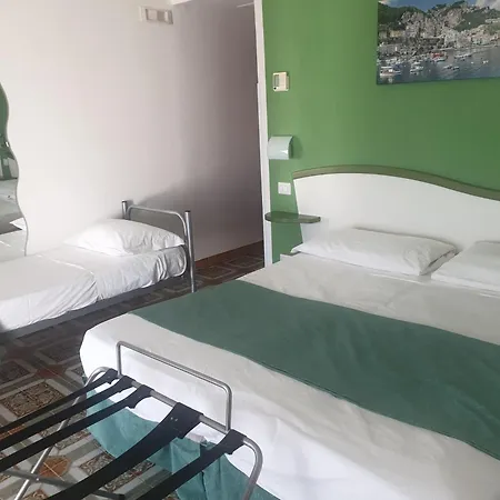Oda ve Kahvaltı La Vigna 3*